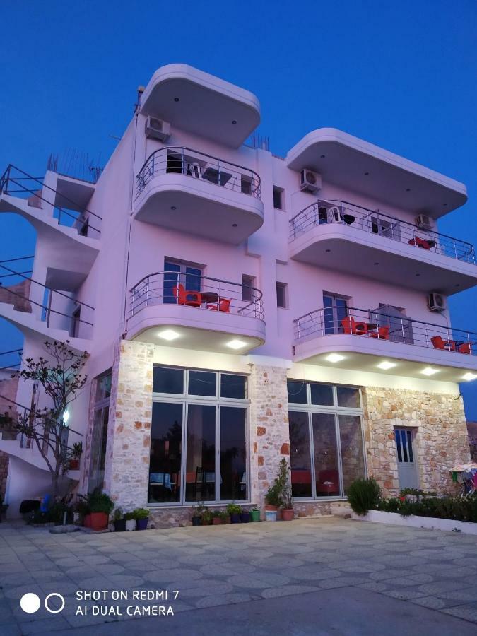 Vila Llaka Otel Himarë Dış mekan fotoğraf